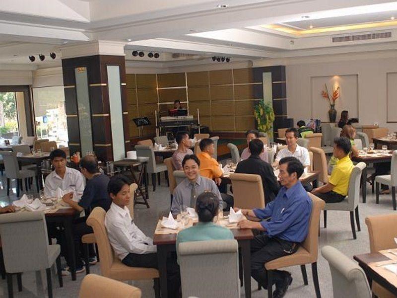 Chakungrao Riverview Hotel Kamphaeng Phet Exteriör bild