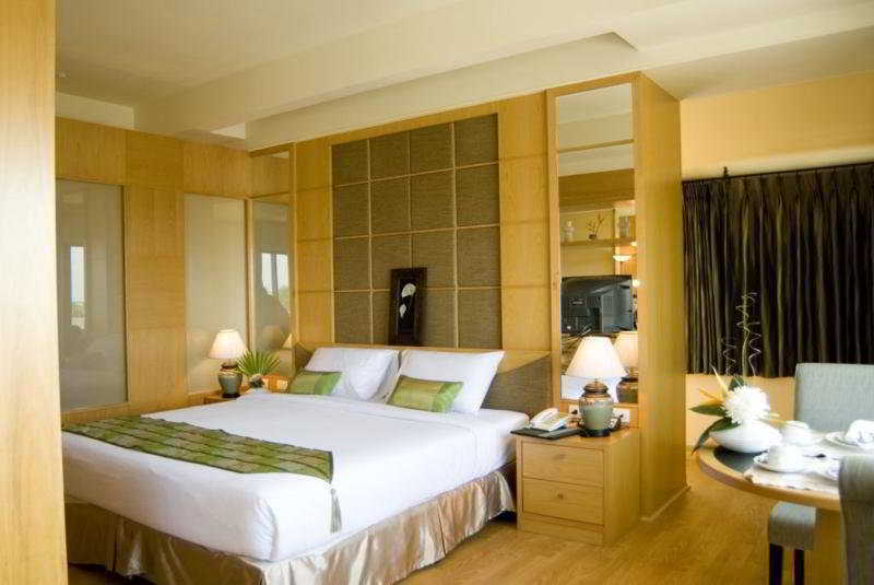 Chakungrao Riverview Hotel Kamphaeng Phet Rum bild