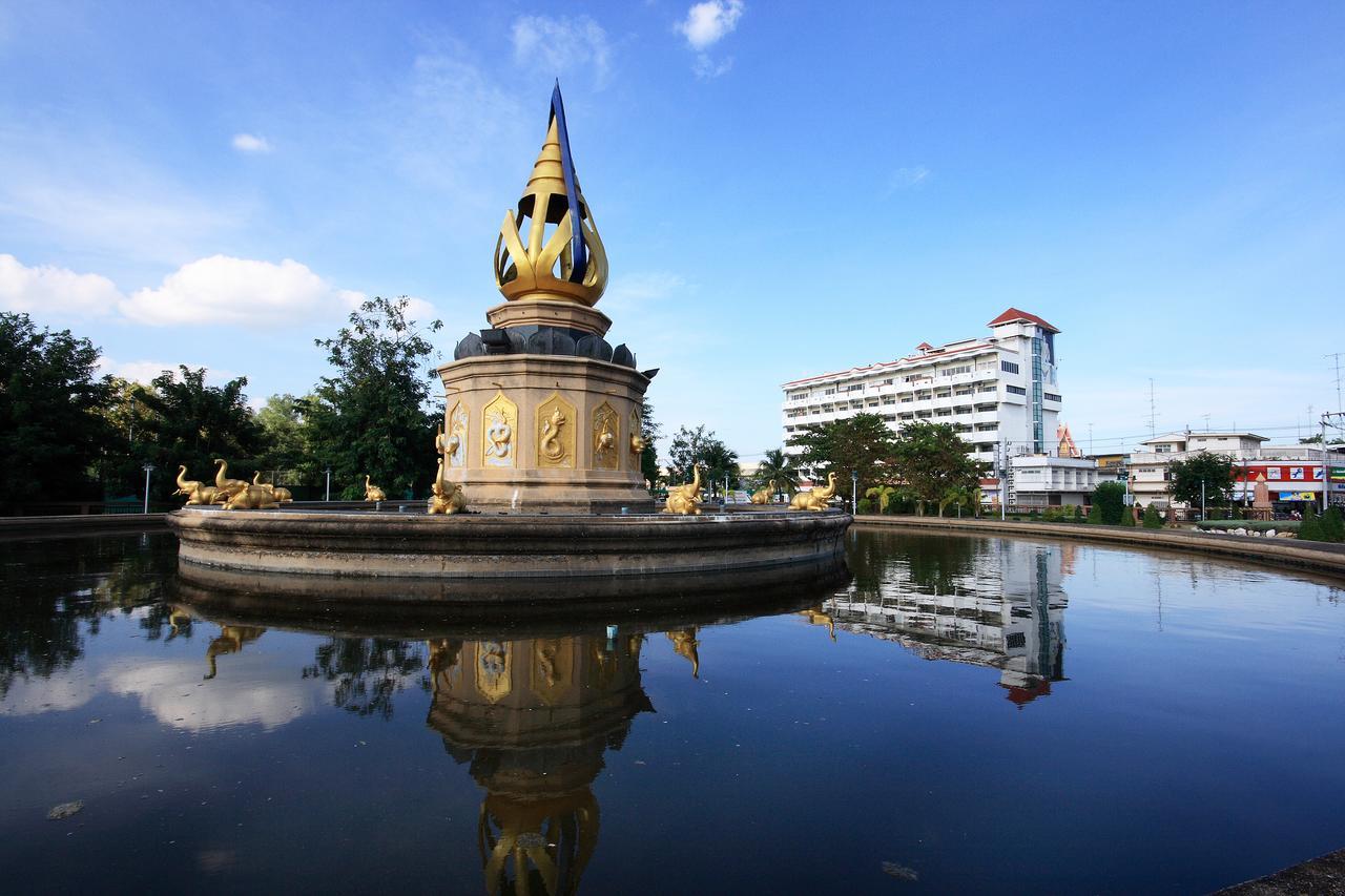 Chakungrao Riverview Hotel Kamphaeng Phet Exteriör bild